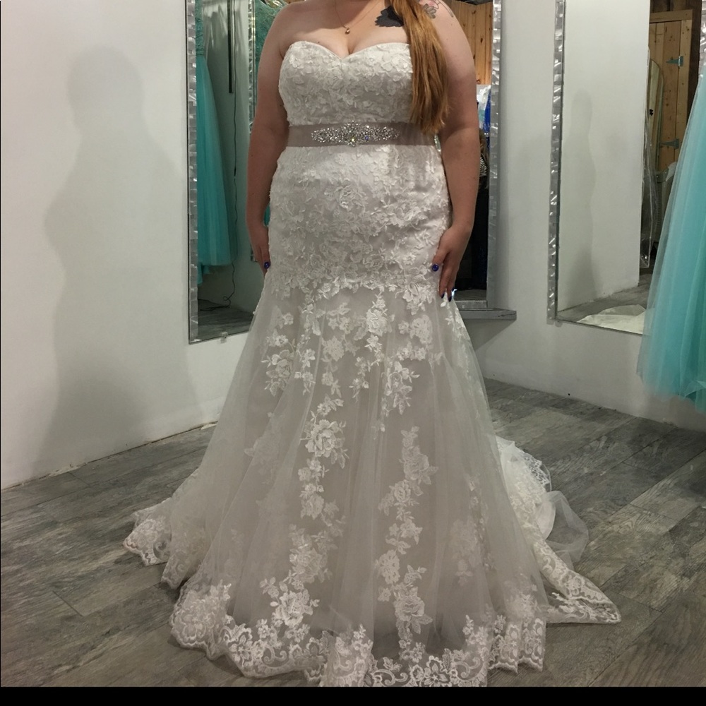 Alfred Angelo Wedding dress size 18
